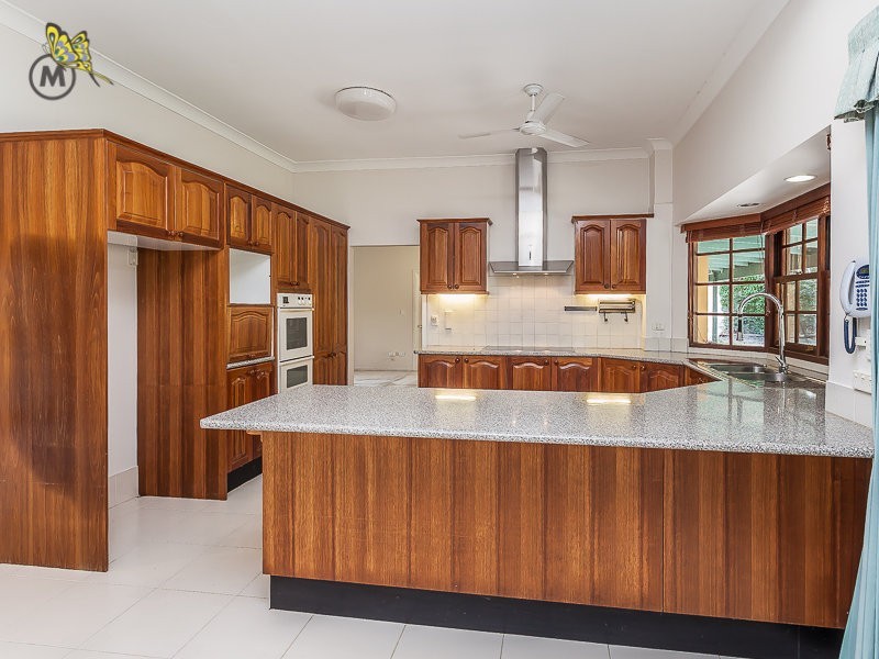 18 Salisbury Court, Clear Mountain QLD 4500