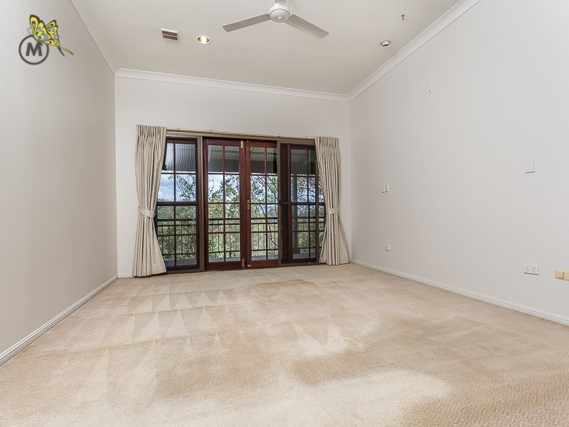 18 Salisbury Court, Clear Mountain QLD 4500