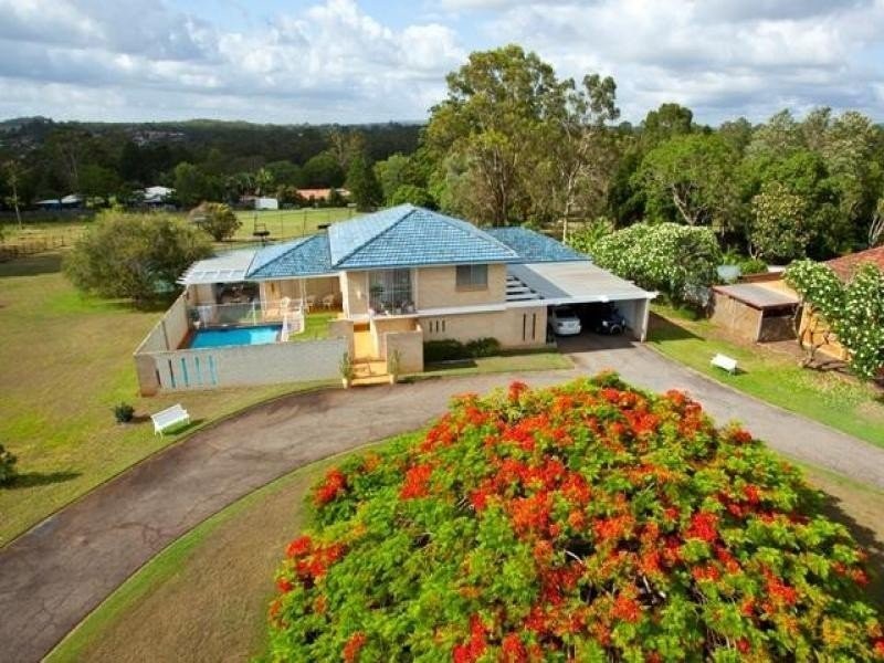 222 Graham Road, Bridgeman Downs QLD 4035