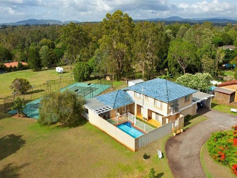 222 Graham Road, Bridgeman Downs QLD 4035