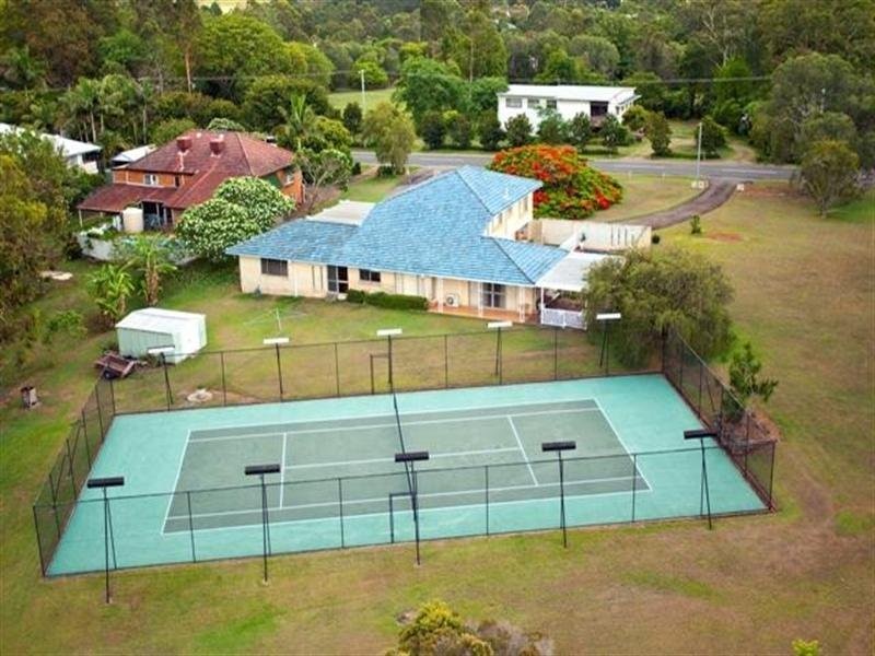 222 Graham Road, Bridgeman Downs QLD 4035