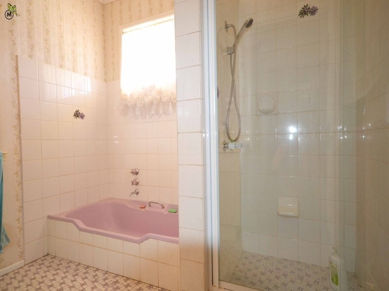 222 Graham Road, Bridgeman Downs QLD 4035