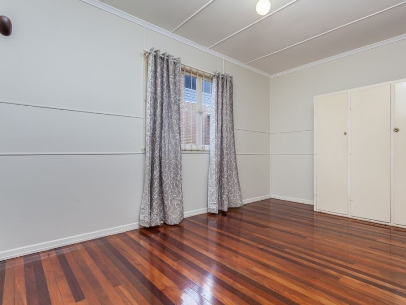 Units 1-4, 15 Jason St, Red Hill QLD 4059