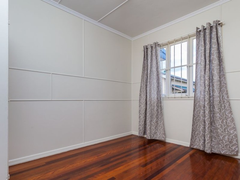 Units 1-4, 15 Jason St, Red Hill QLD 4059