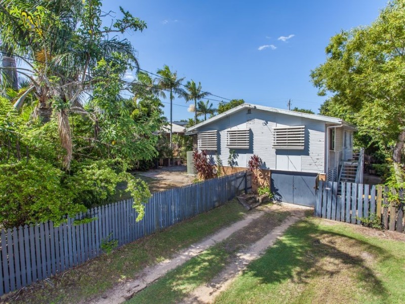 12 Arundal Street, Brighton QLD 4017