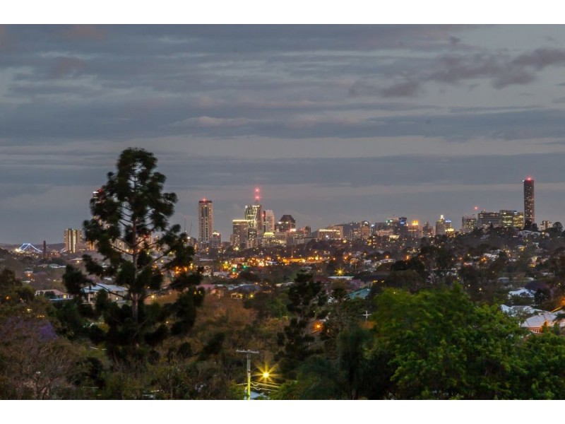 * Warringah Street, Everton Park QLD 4053