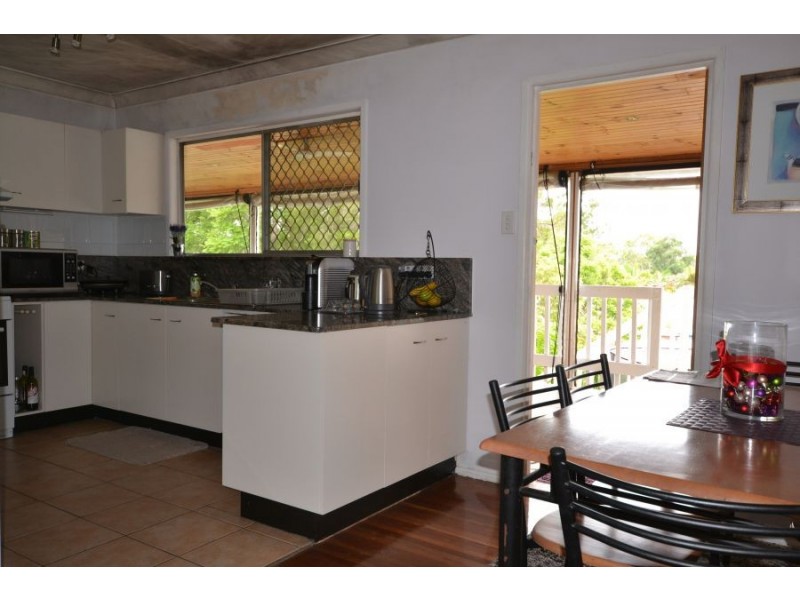 4 Waratah street, Albany Creek QLD 4035