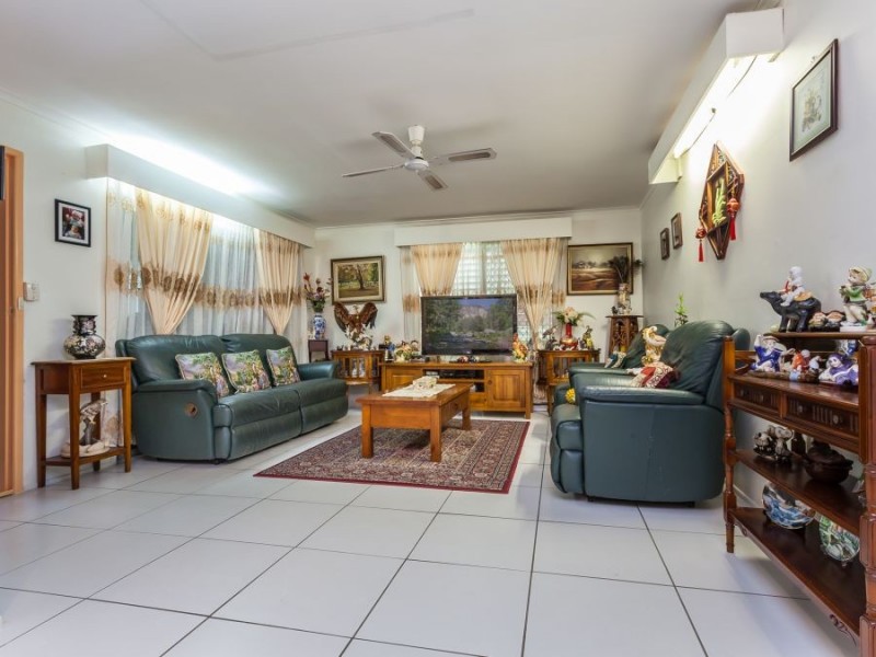 2 Redgrave St, Stafford Heights QLD 4053