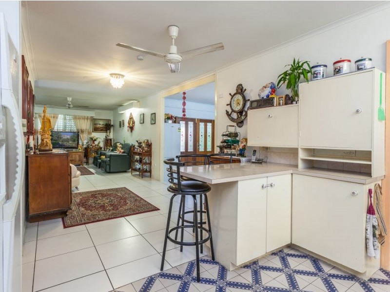 2 Redgrave St, Stafford Heights QLD 4053