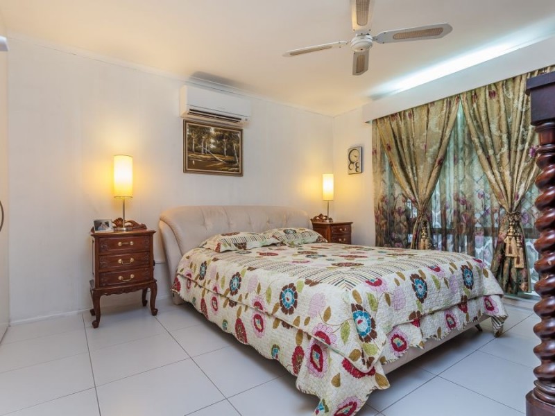 2 Redgrave St, Stafford Heights QLD 4053