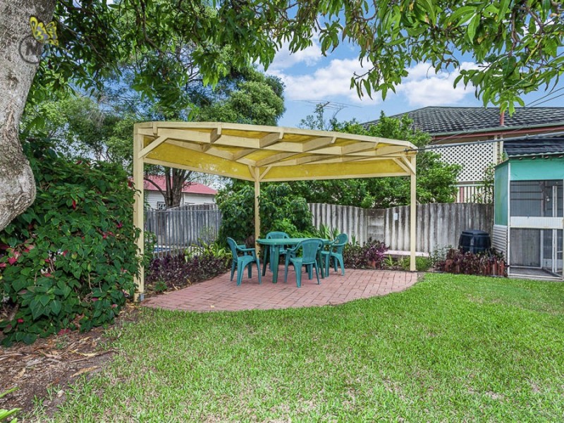 76 Days Road, Grange QLD 4051