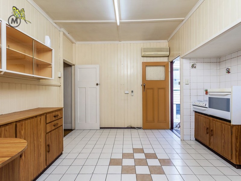 76 Days Road, Grange QLD 4051