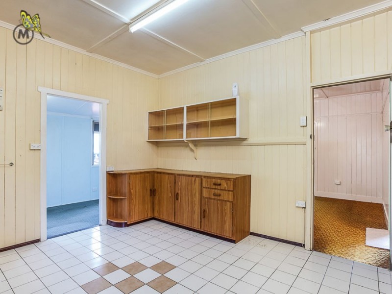 76 Days Road, Grange QLD 4051