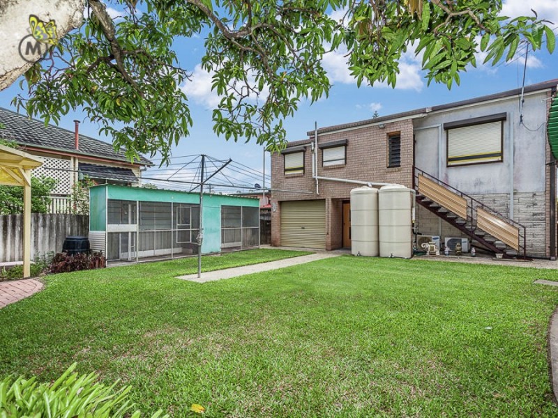 76 Days Road, Grange QLD 4051