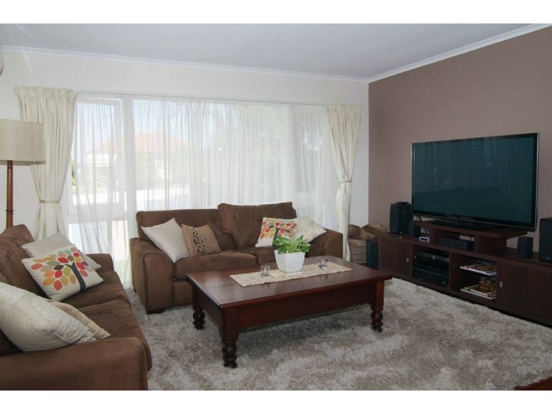 111 Redwood Street, Stafford Heights QLD 4053