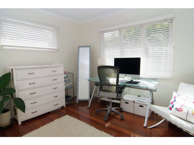 111 Redwood Street, Stafford Heights QLD 4053