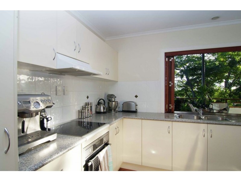 111 Redwood Street, Stafford Heights QLD 4053