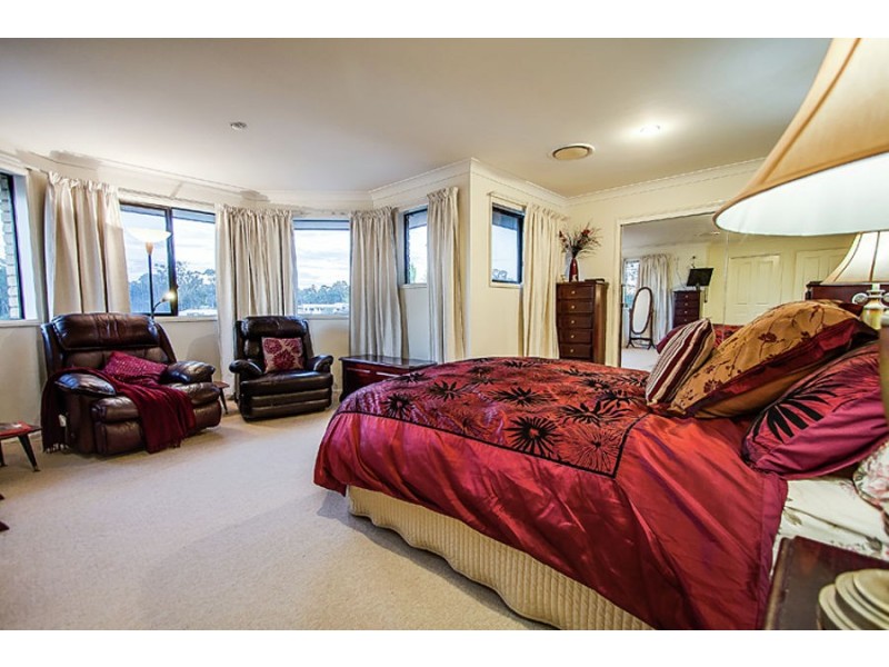 15 Tayla Close, Bridgeman Downs QLD 4035