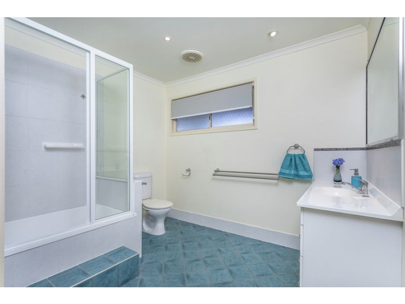 8 Mayer Street, Mcdowall QLD 4053