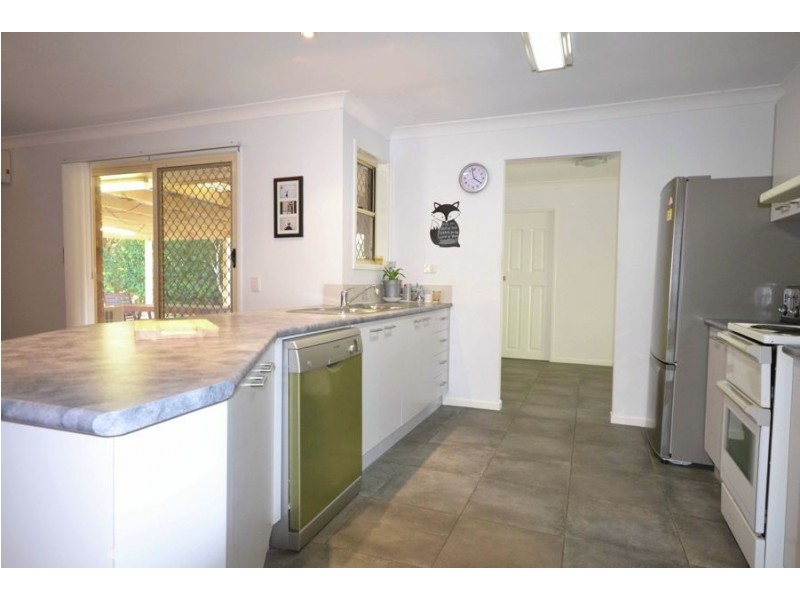 6 Woodvale Court, Everton Hills QLD 4053