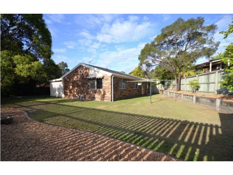 6 Woodvale Court, Everton Hills QLD 4053