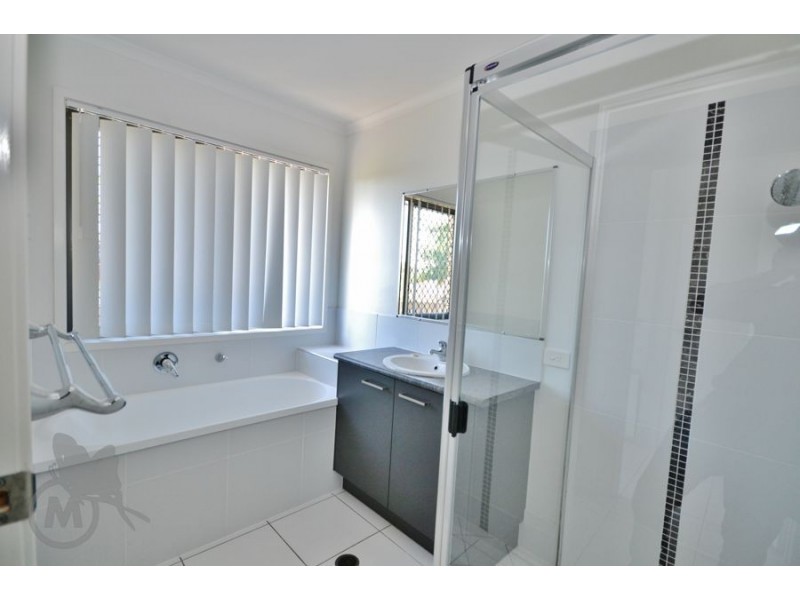 8 Rolleston, Keperra QLD 4054