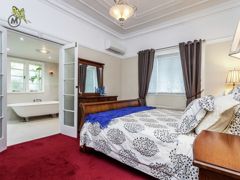 4 Wood Street, Kedron QLD 4031