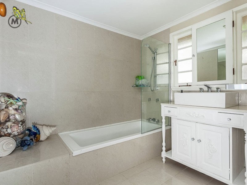 4 Wood Street, Kedron QLD 4031