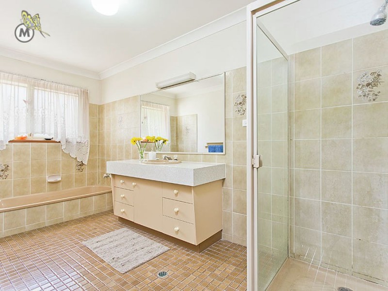 11 Karloff drive, Stafford Heights QLD 4053