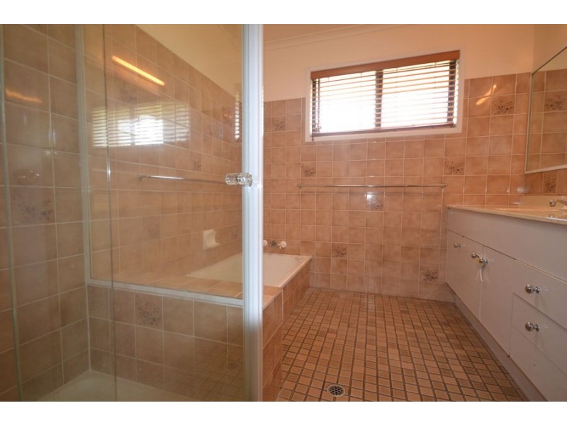 1 Ekland Court, Mcdowall QLD 4053