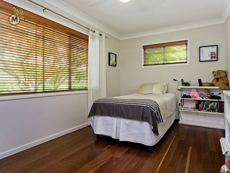 7 Lawrence Rd, Chermside West QLD 4032