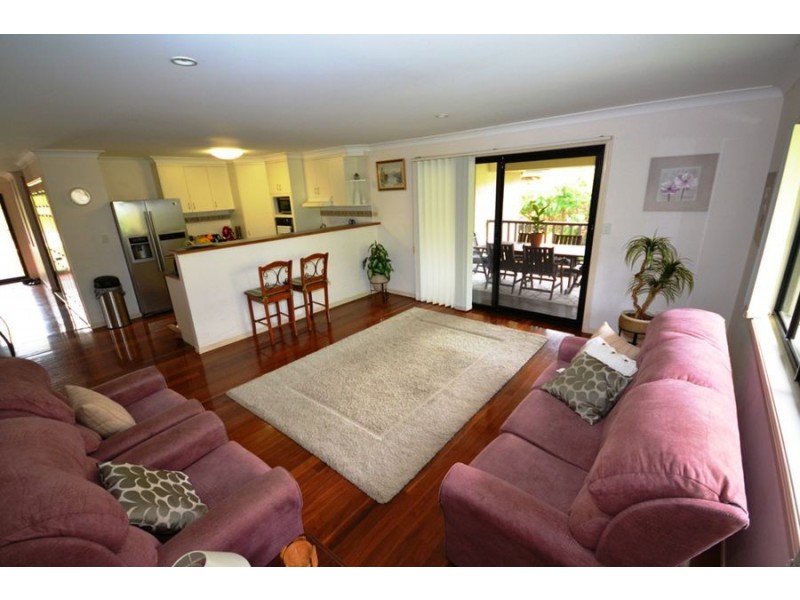 19 Silkyoak Way, Albany Creek QLD 4035