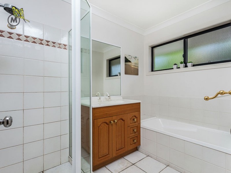 19 Silkyoak Way, Albany Creek QLD 4035