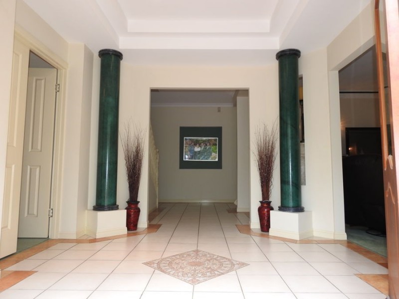 2 Minnelli Place, Mcdowall QLD 4053