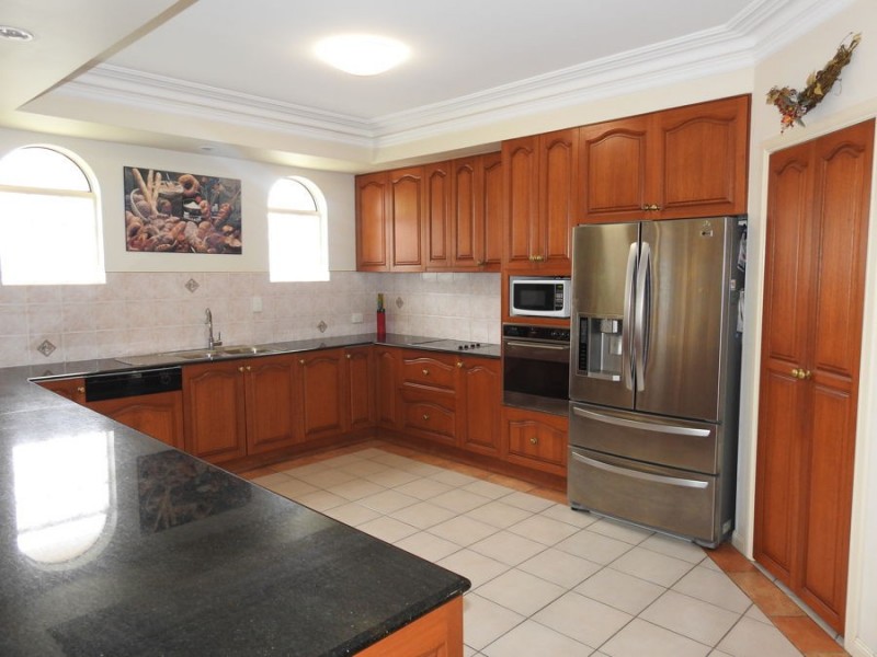 2 Minnelli Place, Mcdowall QLD 4053