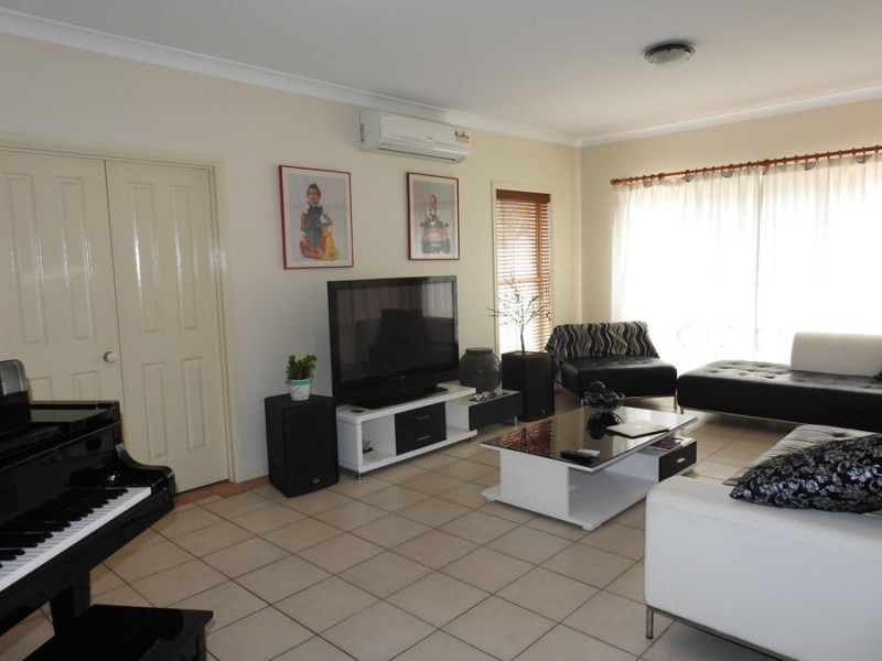 2 Minnelli Place, Mcdowall QLD 4053