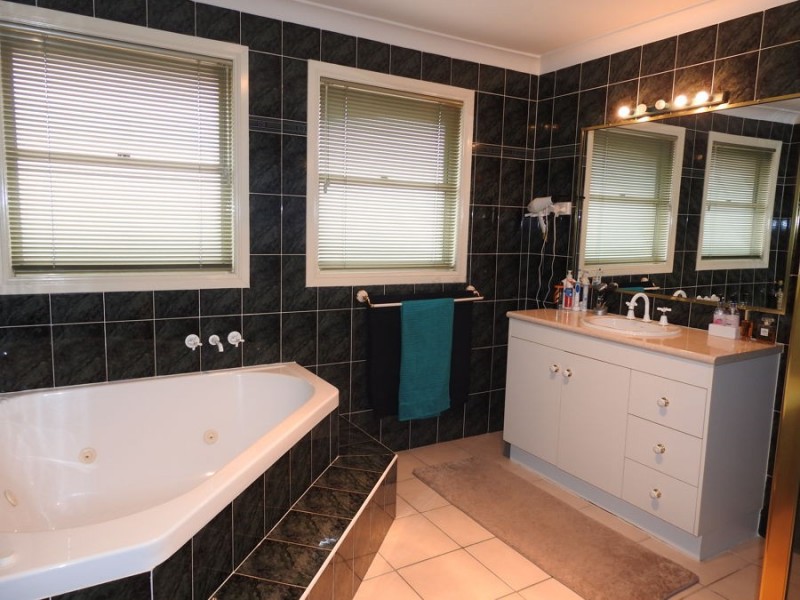 2 Minnelli Place, Mcdowall QLD 4053