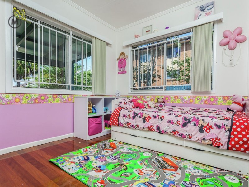 30 Maryland St, Stafford Heights QLD 4053