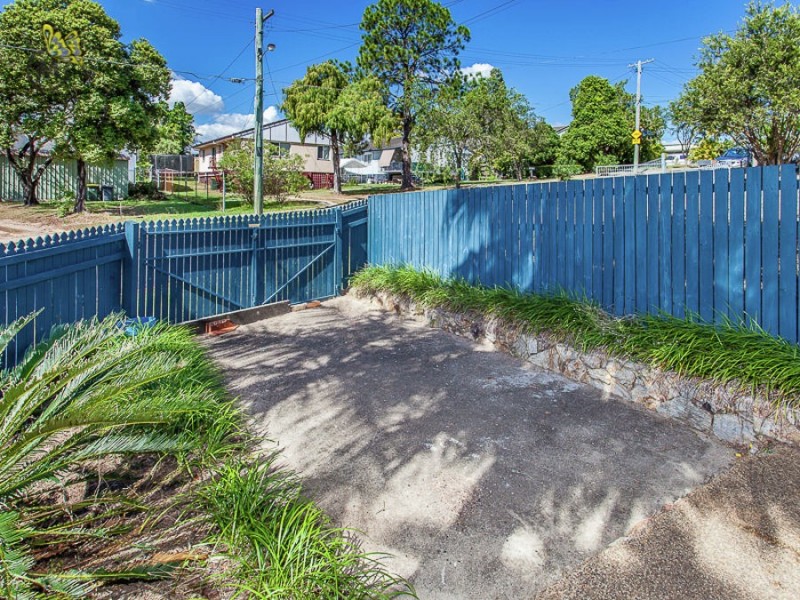 30 Maryland St, Stafford Heights QLD 4053