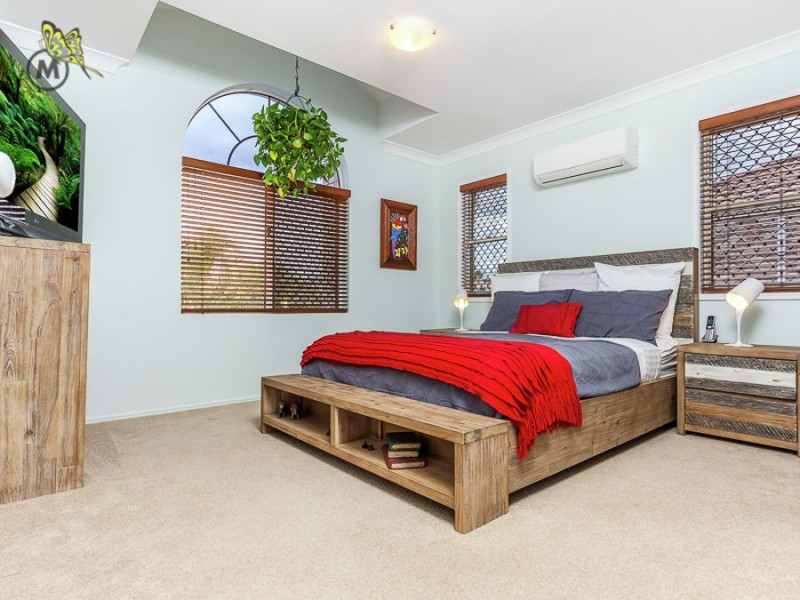 22 Van Dyke Crescent, Mcdowall QLD 4053