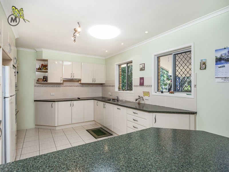 28 Redgrave St, Stafford Heights QLD 4053