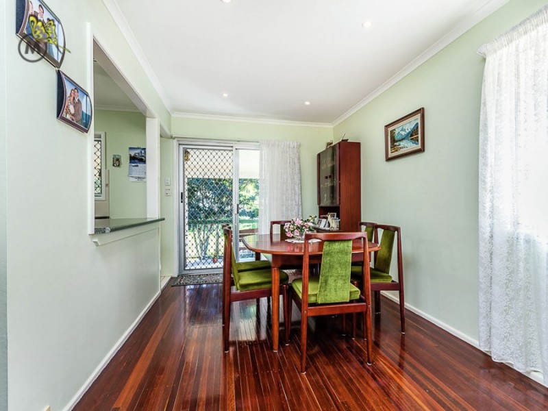 28 Redgrave St, Stafford Heights QLD 4053