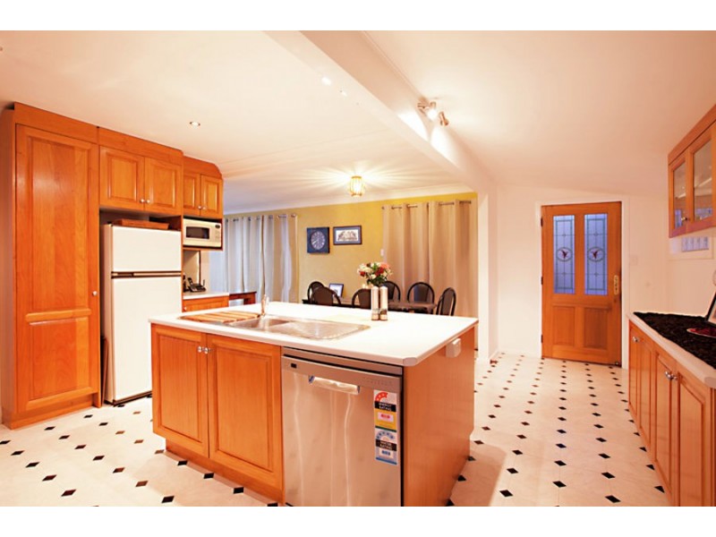 8 Trevor Street, Keperra QLD 4054