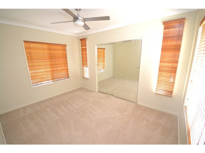 76 Petrie Crescent, Aspley QLD 4034