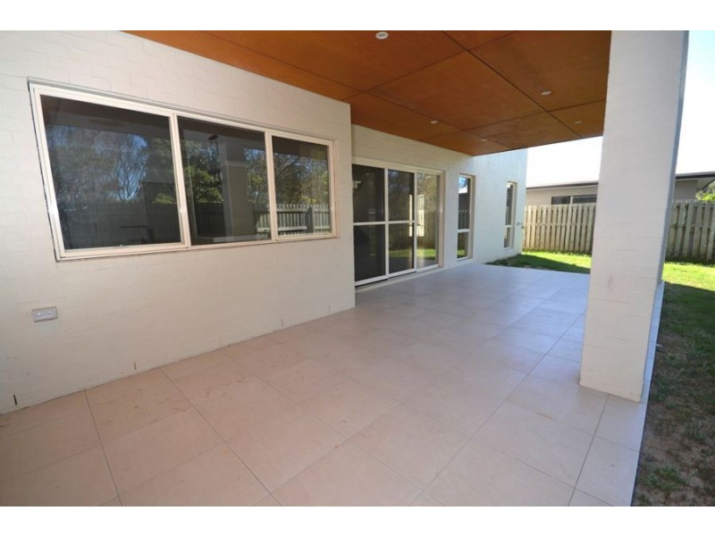 76 Petrie Crescent, Aspley QLD 4034