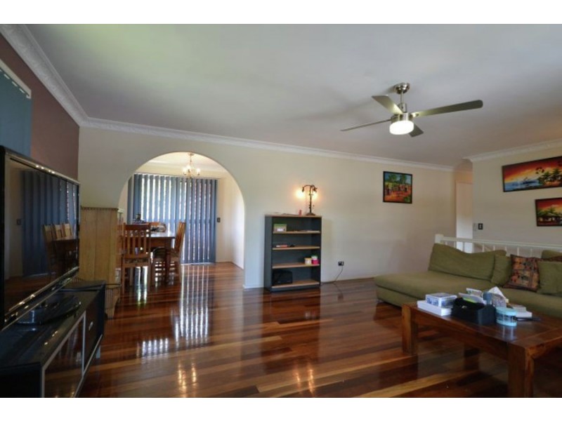 8 Ifield Street, Mcdowall QLD 4053