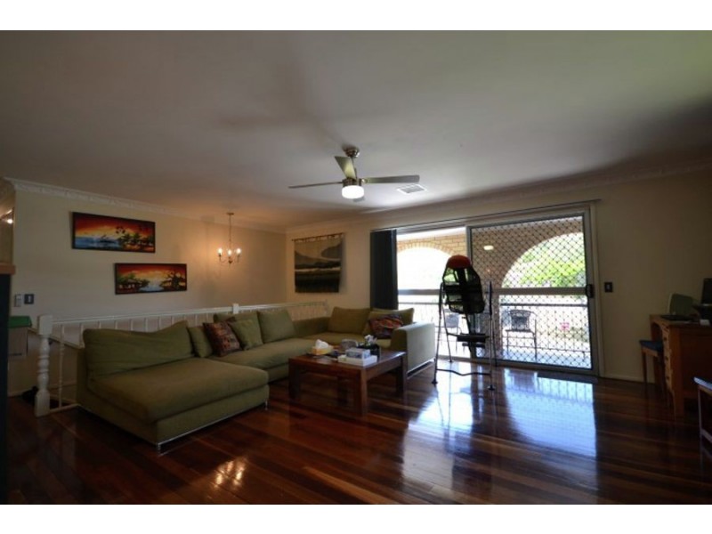 8 Ifield Street, Mcdowall QLD 4053