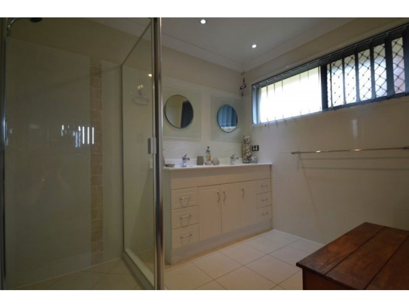 8 Ifield Street, Mcdowall QLD 4053