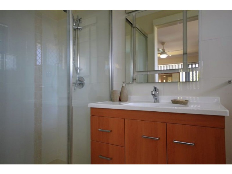 8 Ifield Street, Mcdowall QLD 4053