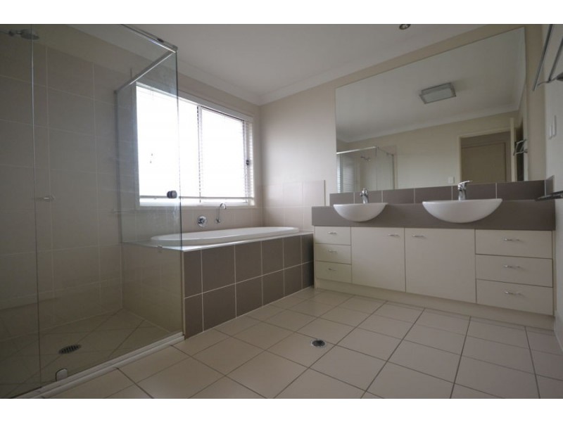 3 Petrie Crescent, Aspley QLD 4034